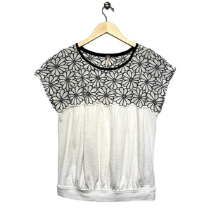 Free People Women Size Medium White & Black Embroidered Cotton Blend Blouse